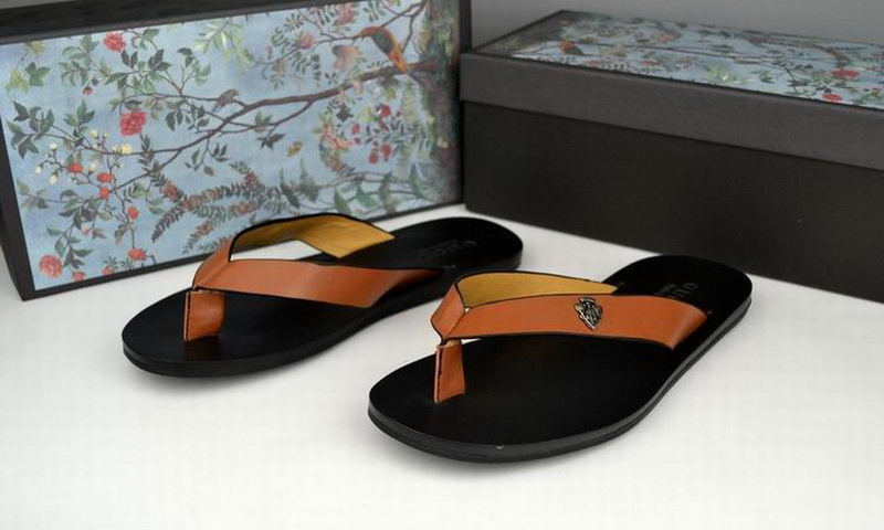 Gucci Slippers Woman--131